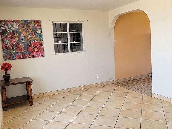 3rd image of 809 W Calle Bocina