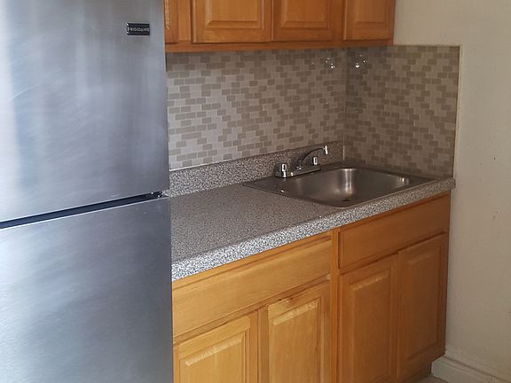 3rd image of 883 Franklin Ave APT 4D