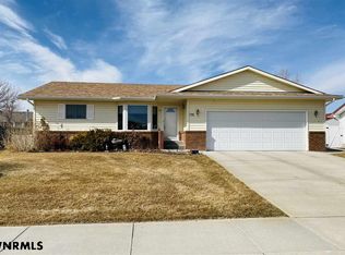 735 18th St, Gering, NE 69341