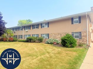 5700 W Wahner Ave Unit 101, Milwaukee, WI 53223