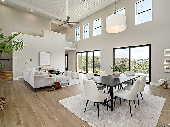 2nd image of 1431 Tivoli Hill