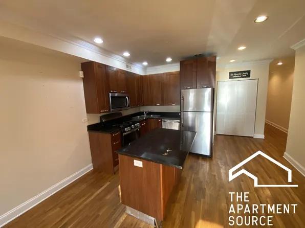 6935 N Oakley Ave, Chicago, IL