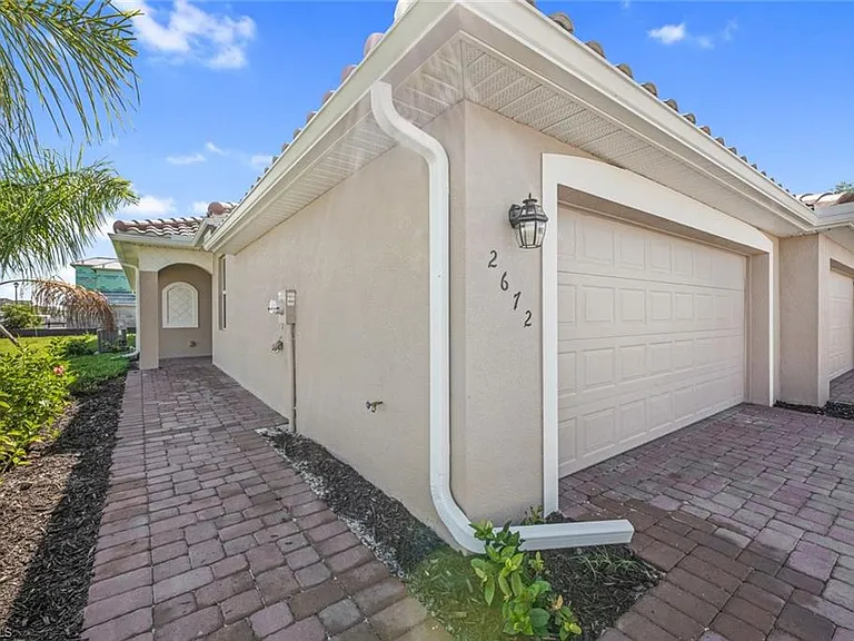 2672 Vine Ave — Photo 29