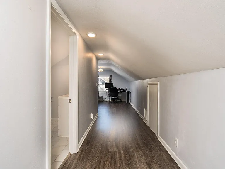 Upstairs Primary Suite