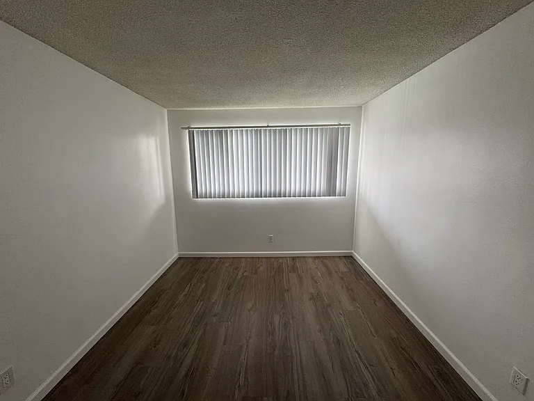 1826 E Badillo St #16 — Photo 8