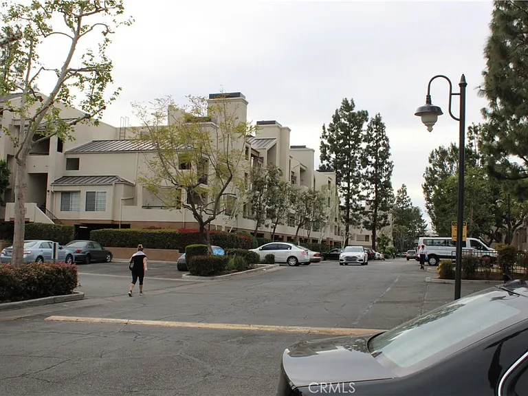 21520 Burbank #211 — Photo 5