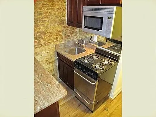 Rented by FirstService Realty (legacy) | media 3