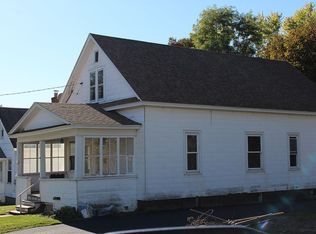 10 Pleasant Ave, Amsterdam, NY 12010