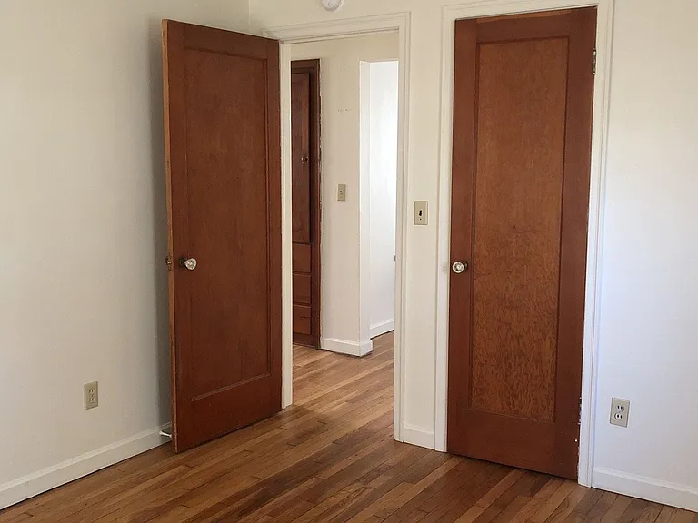 309 NW Cleveland St — Photo 17