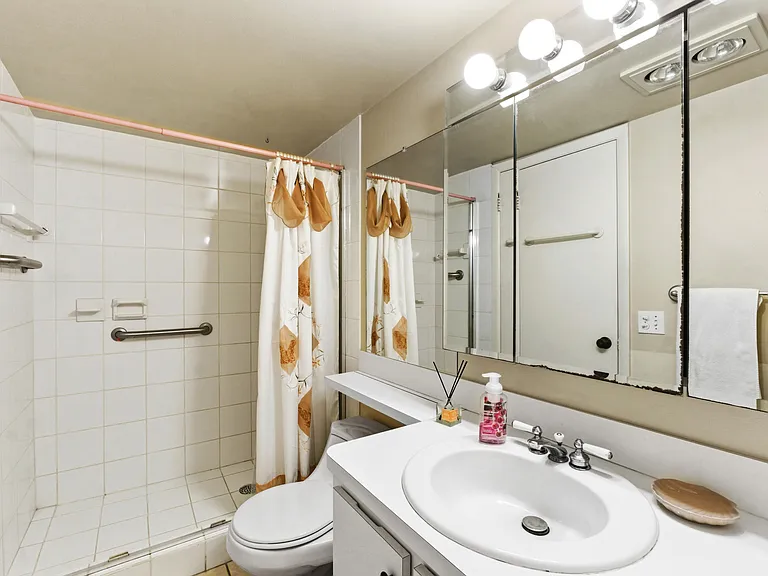 1024 SE 5th Ave #202 — Photo 13