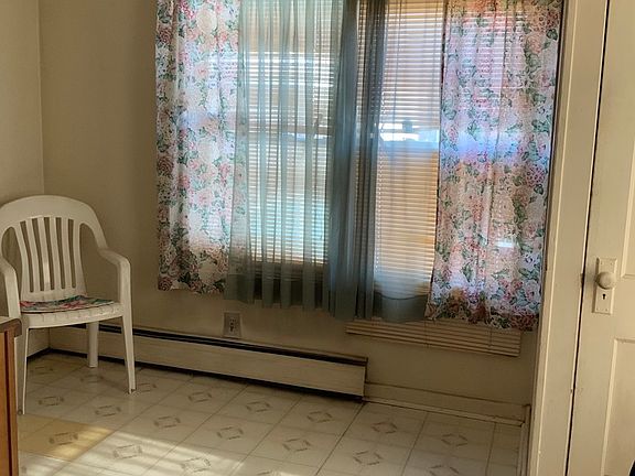5th image of 2451 S Lawndale Ave