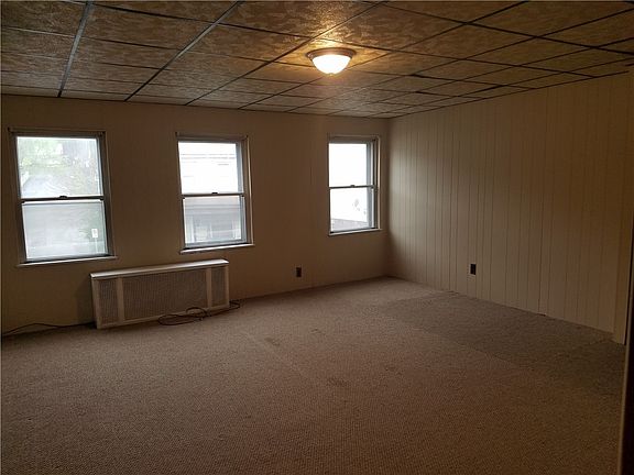 2nd image of 808-810 N Steuben St