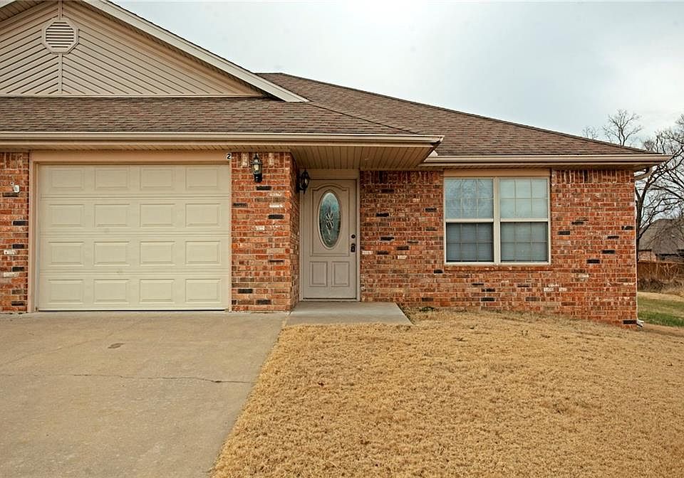 1st image of 303 NW Abbey Pl
