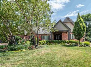 9026 E Crestwood Ct, Wichita, KS 67206