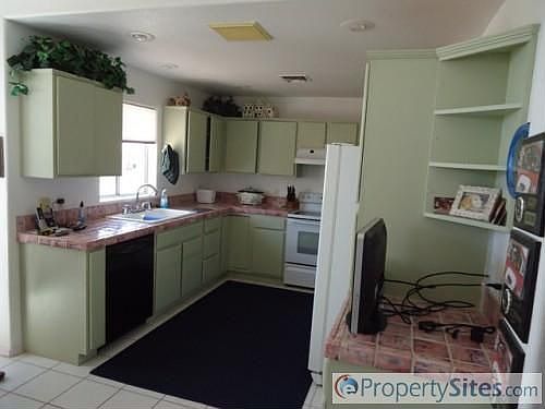 3rd image of 2841 Appletree Dr