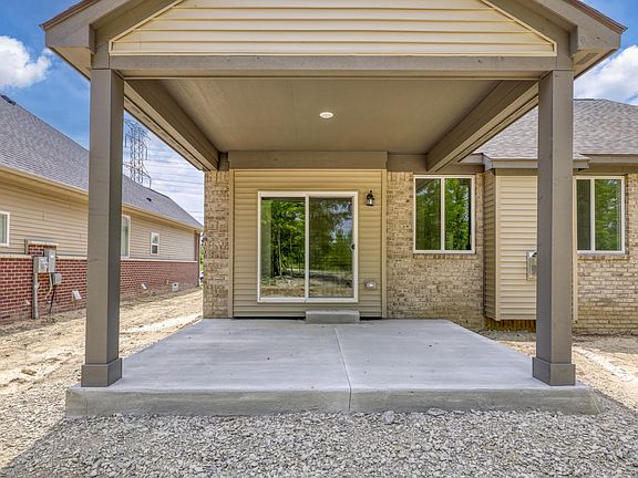 3rd image of 31610 Beaver Cir