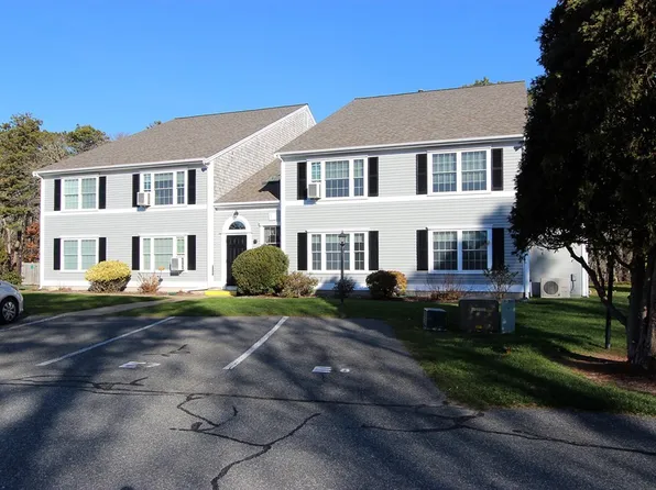 2 Englewood Dr APT E2, Harwich, MA 02645