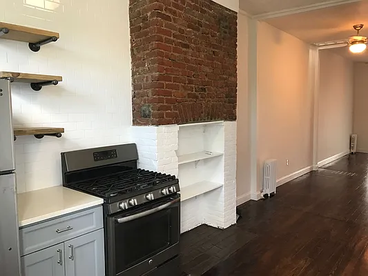 Rented by Capri Jet Realty Corp | media 12