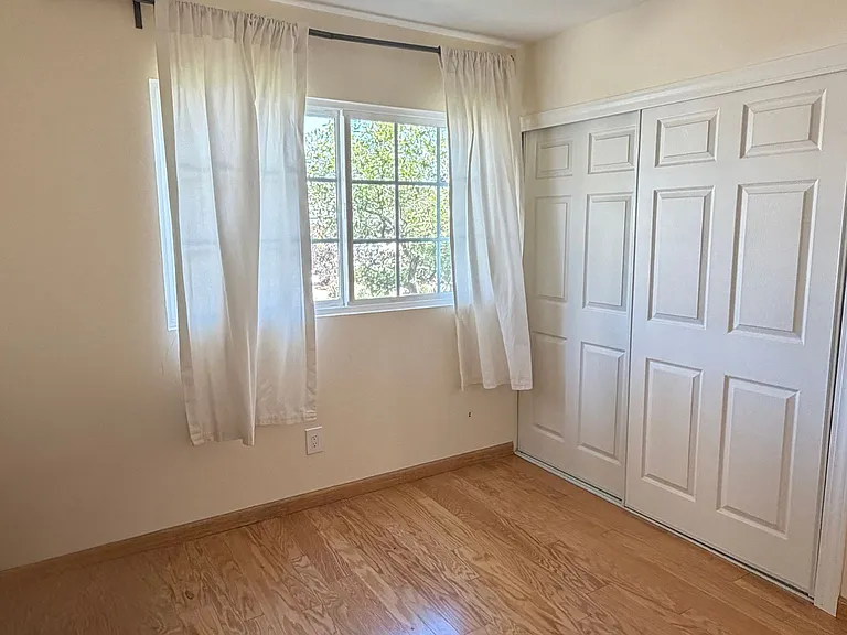 2036 Boundary St — Photo 23