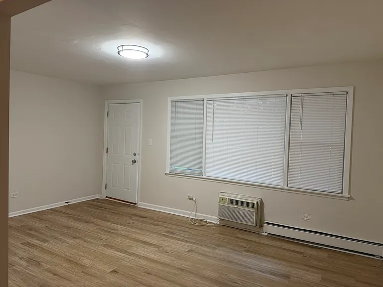 5331 S Kilbourn Ave #1 — Photo 5