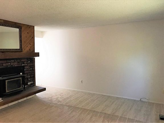 2nd image of 3120 Aegean Blvd NE