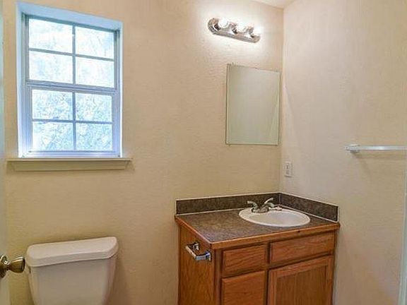 5th image of 607 E College St #609