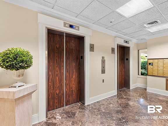 5th image of 100 Tower Dr APT 704