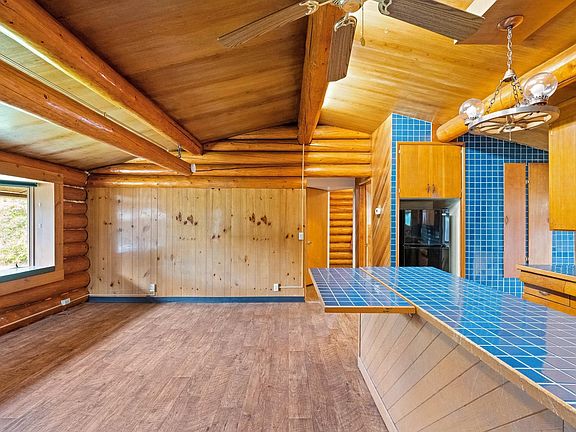 5th image of 1085 Coppet St