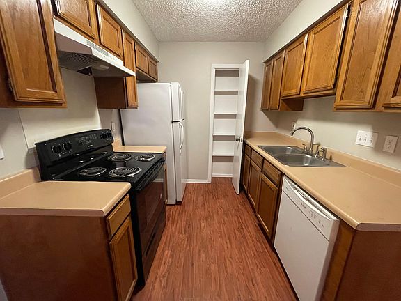 3rd image of 7214 Lilac Ln #A