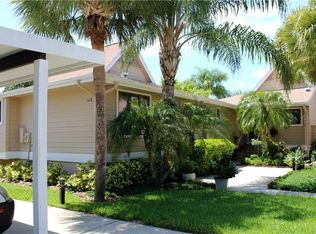 1008 Caravel Ct, Tarpon Springs, FL 34689