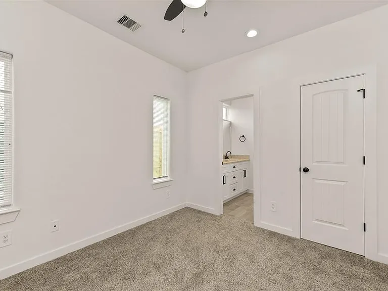 4705 Idaho St — Photo 8