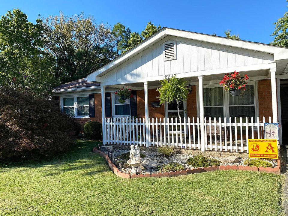 1st image of 2237 Paris Dr