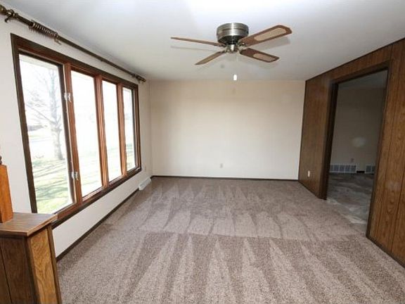2nd image of 383 Kennedy Dr
