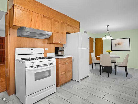3rd image of 5861 Macaw Ave