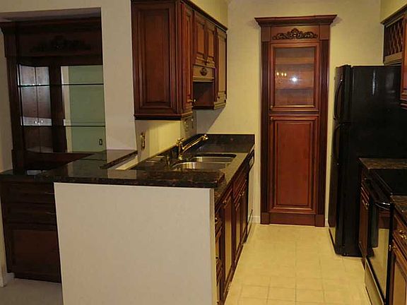 3rd image of 2219 Pine Heights Dr NE #2219