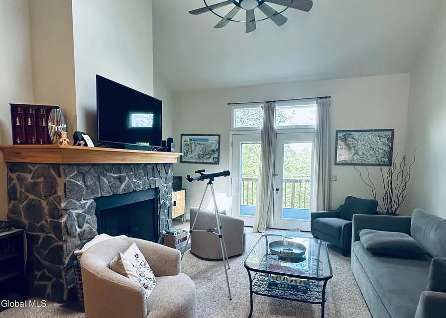 3 bed, 1650 sqft, $2,500 — Photo 3