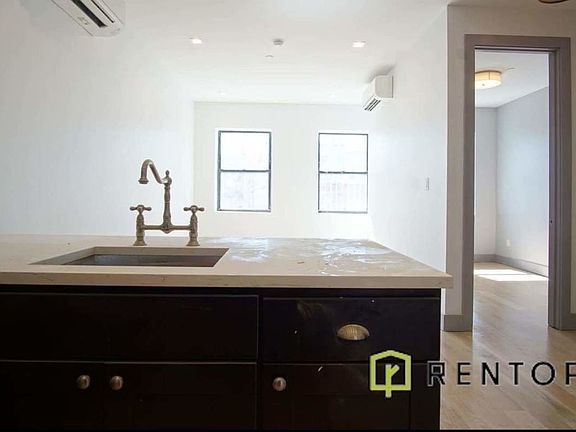 3rd image of 123 Pulaski St #3BB