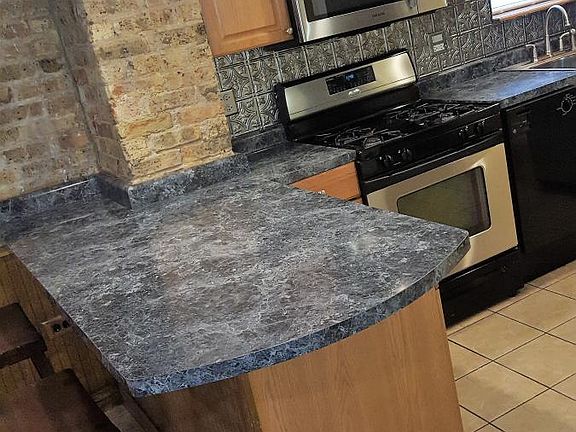 3rd image of 2476 N Clybourn Avenue # 1 St Floor