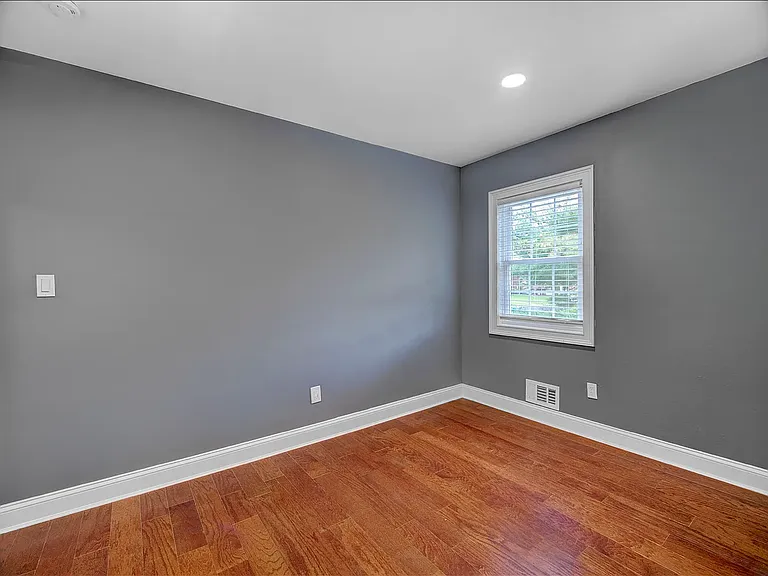10 Stanford Dr — Photo 10