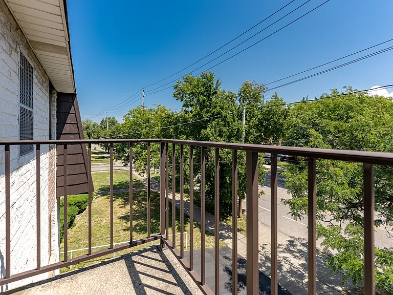 18001 Lakeshore Blvd #101 — Photo 16
