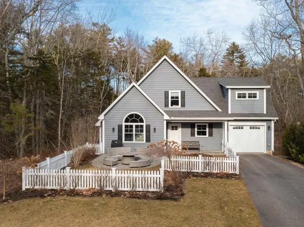 5 Sylvan Cir, Cape Neddick, ME 03902