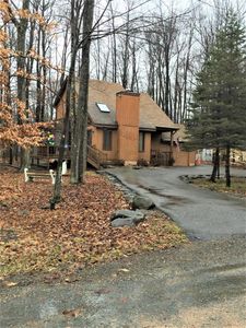 229 Wyalusing Dr, Pocono Lake, PA, 18347