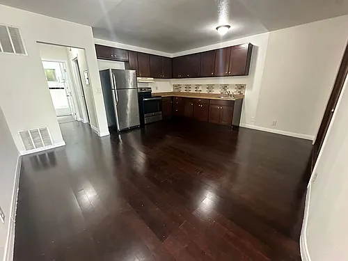 Hollywood & Highland Walkable Apartment Community Photo 1
