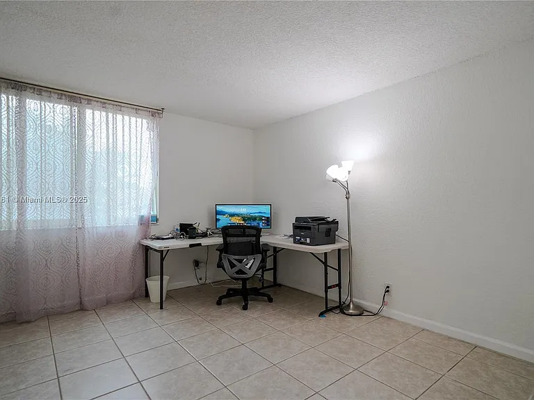 9125 SW 77th Ave #103 — Photo 7