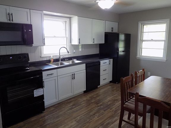 3rd image of 8355 Oak Grove Rd