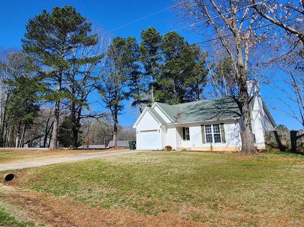 190 Hampton Cir, Muscle Shoals, AL 35661
