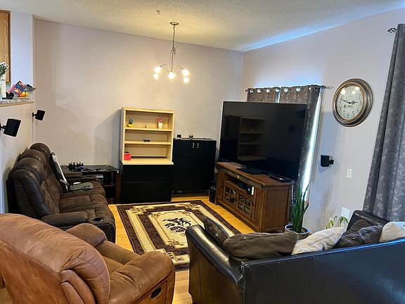 3rd image of 5054 Fountain Ln N