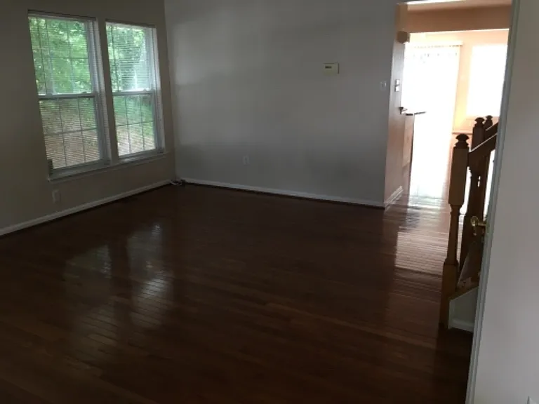 8701 Rochelle Dr — Photo 13