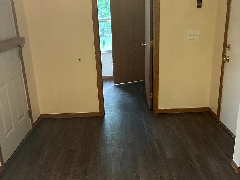 546 Breaden St — Photo 11