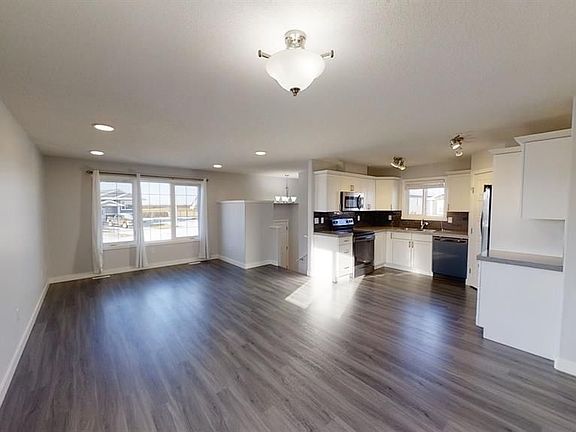 5th image of 11217 98th St #1
